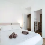 Piazza Roma - The House Of Travelers