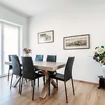 Apartment Piazza Roma - The House Of Travelers Como