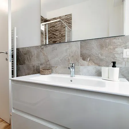 Piazza Roma - The House Of Travelers Apartment *