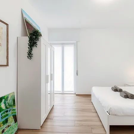 Piazza Roma - The House Of Travelers *