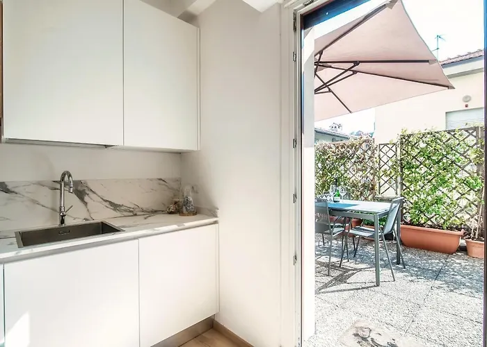 Piazza Roma - The House Of Travelers Como