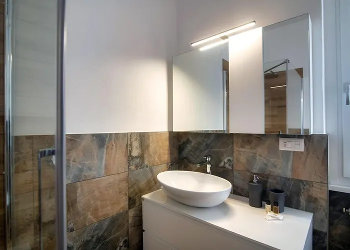 Piazza Roma - The House Of Travelers