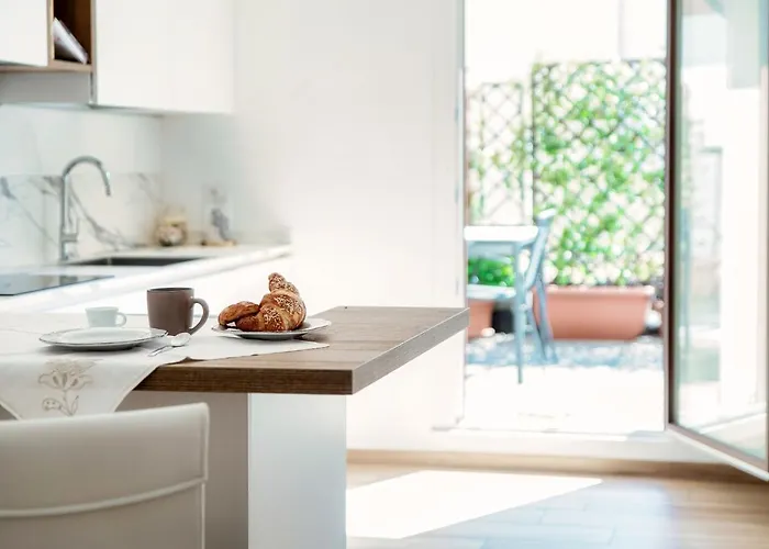 Piazza Roma - The House Of Travelers Apartment Como