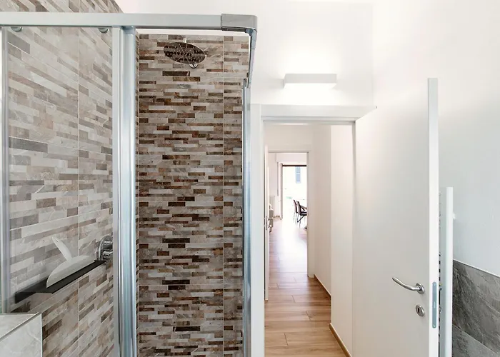 Piazza Roma - The House Of Travelers *