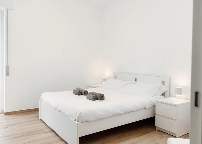 Piazza Roma - The House Of Travelers