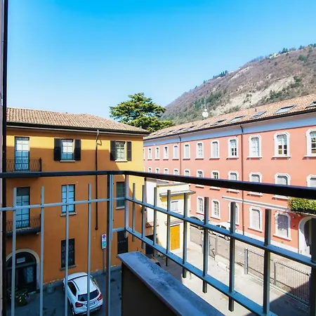 Piazza Roma - The House Of Travelers * Como