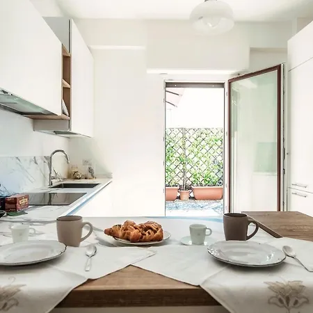 Piazza Roma - The House Of Travelers Apartman Como