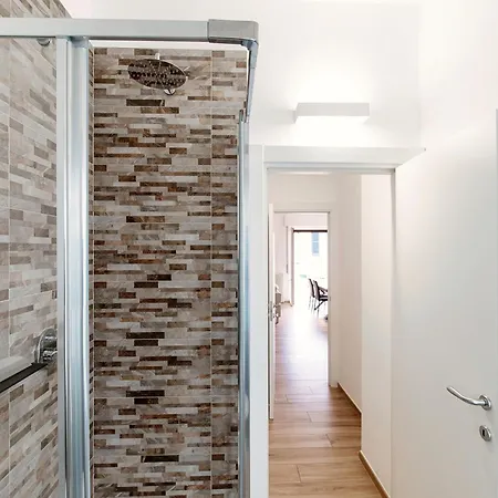 Piazza Roma - The House Of Travelers *