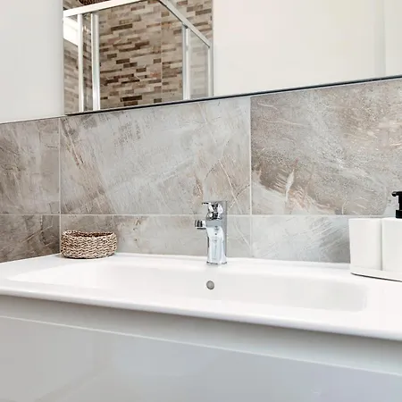 Piazza Roma - The House Of Travelers